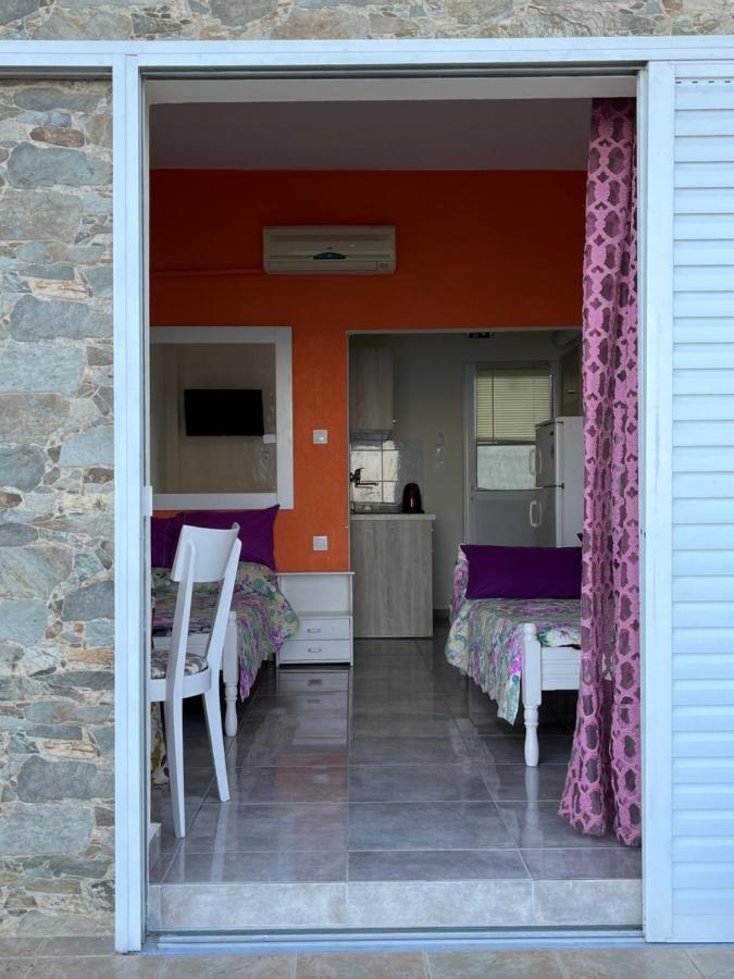 Villa Leonidas Koutsoupia Kokkino Nero Bagian luar foto