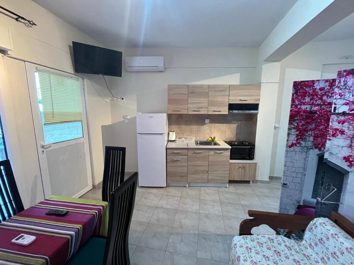 Villa Leonidas Koutsoupia Kokkino Nero Bagian luar foto