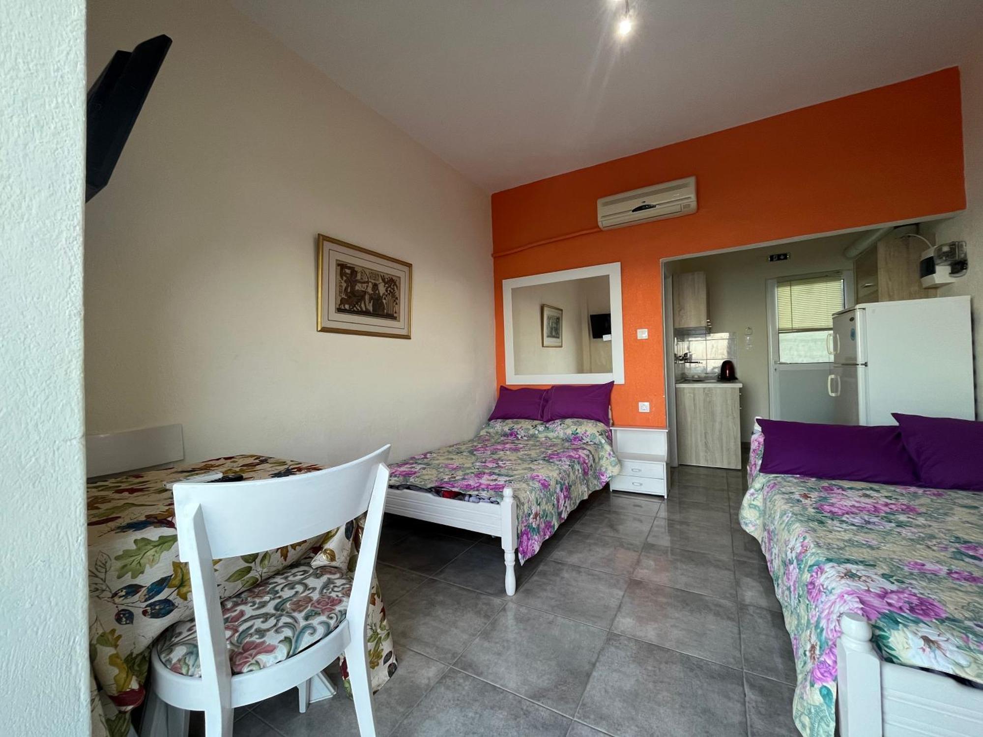Villa Leonidas Koutsoupia Kokkino Nero Ruang foto